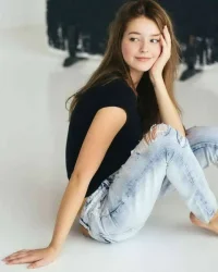 beautiful-girls-make-the-world-go-around-640-high-11.webp