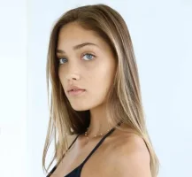 beautiful-girls-make-the-world-go-around-640-20.webp