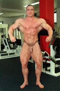 Naked_amateur_guys_476_1.webp