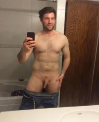 naked-men-full-body-with-dicks.webp