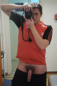 hairy-uncut-penis-650x979.webp