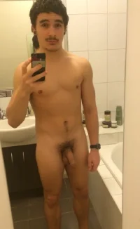 nude-uncut-guy.webp