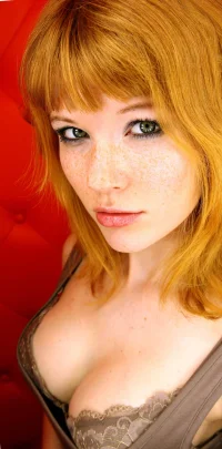 horni-babes120-red-21.webp