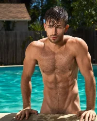 a13edd5be4e138b2f2663cf1a80df338--art-model-in-the-pool.webp