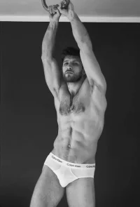 Konstantin-Resch-in-his-underwear-9.webp