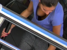 downblouse-04.webp