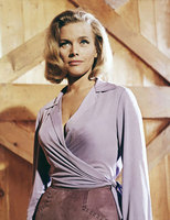 Honor_Blackman_Pussy_Galore.jpg