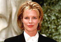 kim-kim-basinger-24669475-620-430.jpg