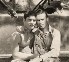 a20fc734801d627350b188bbe79ea383--vintage-boys-vintage-couples.webp