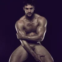 980775_thom_evans_naked_cb368cd7f8b4ddd69936af95dedfbab2.webp