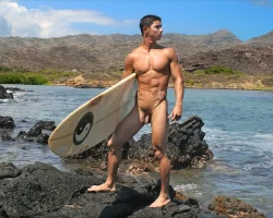 hawaiian-nude-surfer-douglas-simonson.webp