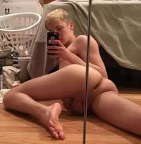 02027 naked boys self pics (31).webp