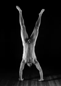 6263-bw-male-nude-handstand-chris-maher.webp