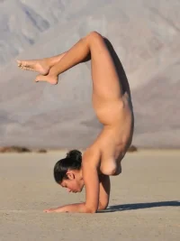 handstands-23.webp