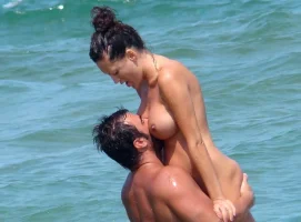 beach-boobs-31.webp