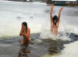 skinny-dipping-02.webp